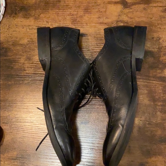 Cole Haan black wingtip dress shoes 10.5 - Picture 5 of 7